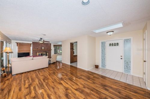 1707 Avoca Dr, Tarpon Springs, FL 34689-2103