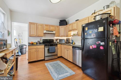 828 Leland St, Philadelphia, PA 19130-2113