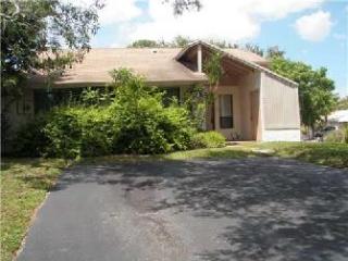 11241 116th Ln, Miami, FL 33176-8405