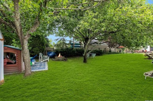 77 Rollstone Ave, West Sayville NY  11796-1309 exterior