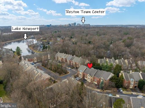 11537 Hemingway Dr, Herndon, VA 20194-1240