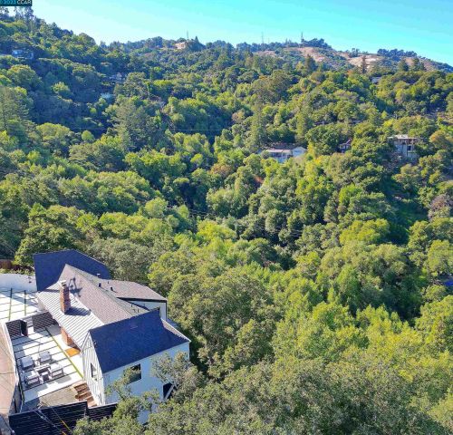 122 El Toyonal, Orinda CA  94563-2133 exterior