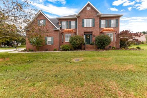 1872 Southcliff Dr, Maryville, TN 37803-7520