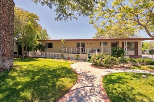 21216 Blue Curl Way, Santa Clarita, CA 91351-2301