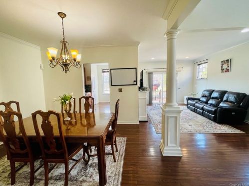5 Cornwall Ln, Middletown NY  10940-5077 exterior