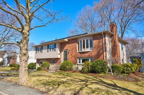 36 Wadsworth Rd, Arlington MA  02476-7071 exterior