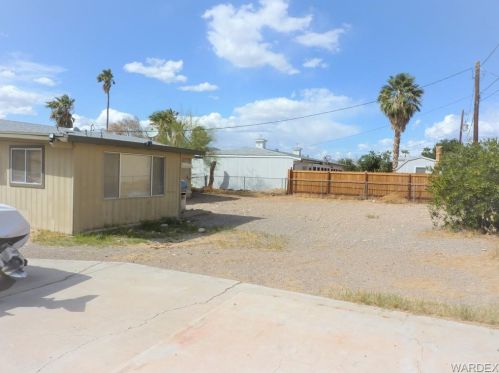 1970 Vader Ln, Bullhead City, AZ 86442-5100