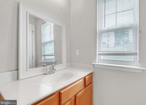 2724 Shelburne Rd, Downingtown PA  19335-6015 exterior