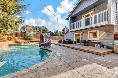 311 Dl Ct, Benicia CA 94510-2133 exterior