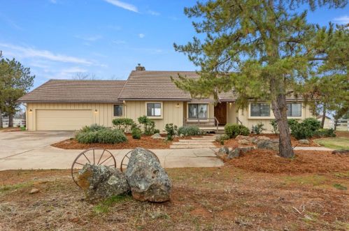 3434 Hokan Ln, Wheatland, CA 95692-9209