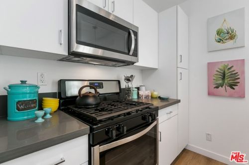 6736 Woodley Ave, Van Nuys, CA 91406-5963