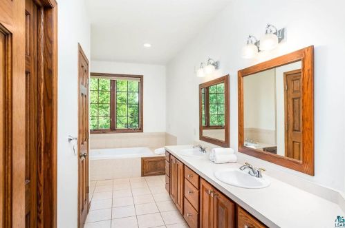 3947 Norton Rd, Duluth MN  55803-1618 exterior