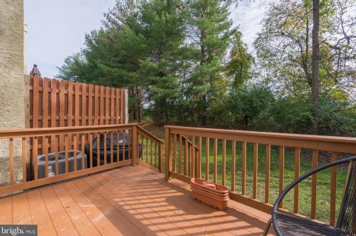 296 Stone Rdg Dr, Norristown PA  19403-5222 exterior