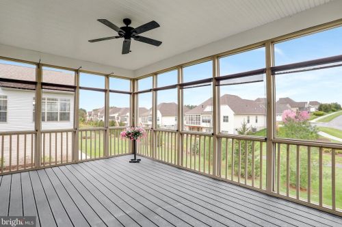 315 Lewis Washington Dr, Charles Town WV  25414-5666 exterior