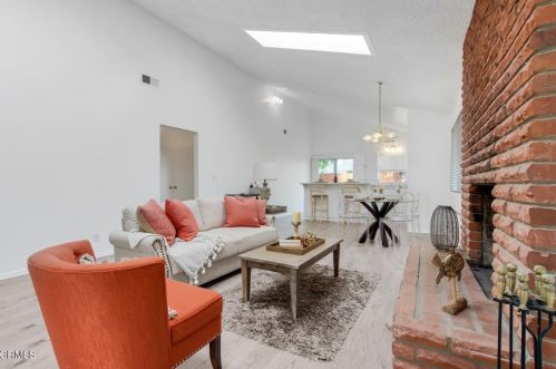 5239 Surfrider Way, Oxnard CA  93035-1070 exterior