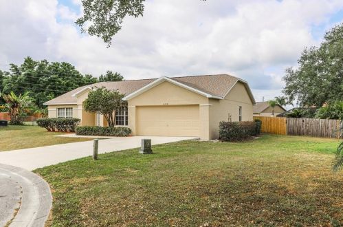 6510 Fox Crest Ln, Lakeland, FL 33813-4457