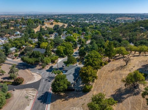 28 Fresno St, Lake Nacimiento CA  93446-2014 exterior