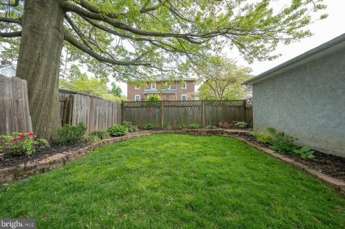 131 Linwood Ave, Ardmore PA 19003-2824 exterior