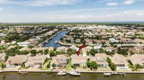 413 Islebay Dr, Ruskin FL  33572-3332 exterior