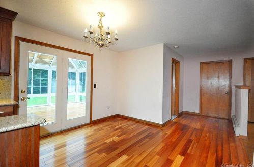 156 Carriage Way, Windsor CT 06095-2008 exterior