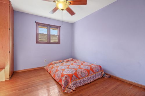 5515 Honey Crk Dr, Milwaukee WI 53221-4012 exterior