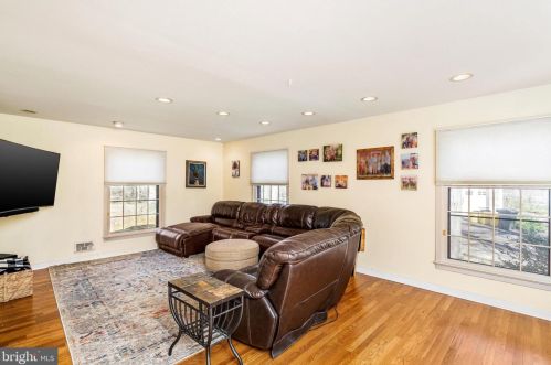 18 Balsam Ct, Lawrence Township NJ  08648-3118 exterior