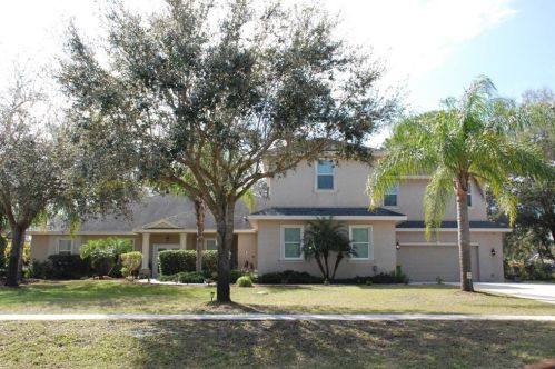 556 Austin Dr, Tarpon Springs, FL 34688-8409