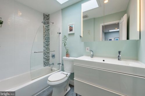 920 Delafield Pl, Washington DC 20011-4418 exterior