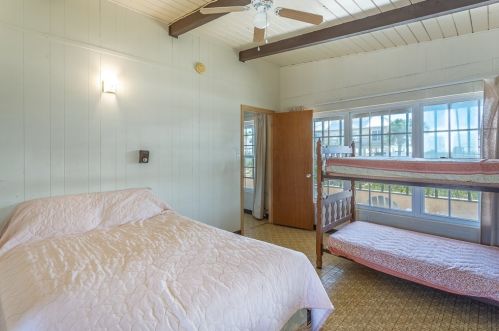 841 Gorrie Dr, Saint George Island FL  32328-2911 exterior