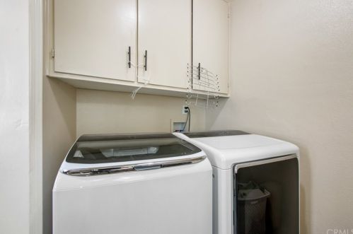 10332 Hunt Ave, South Gate CA  90280-6804 exterior
