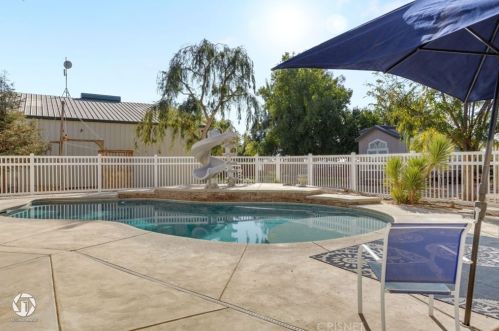 15414 Cuda Dr, Bakersfield CA  93307-9279 exterior