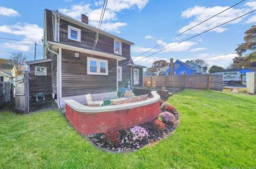 150 Summit St, Bridgeport CT  06606-4839 exterior