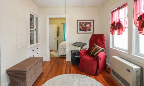 15 Fairview Ave, Nashua NH 03060-4105 exterior