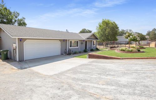 2565 Danaher Dr, Valley Springs, CA 95252-9524