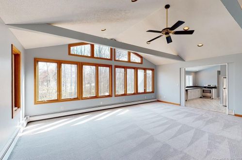 939 Boston Tpke, Manchester CT  06043-7403 exterior