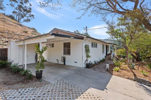 1720 Calle Poniente, Santa Barbara CA  93101-4916 exterior