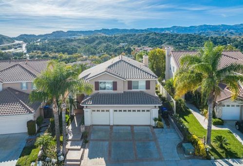 21210 Oakleaf Canyon Dr, Santa Clarita, CA 91321-4676