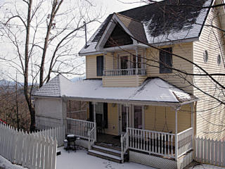 957 Cliff Branch Rd, Gatlinburg, TN 37738-4307