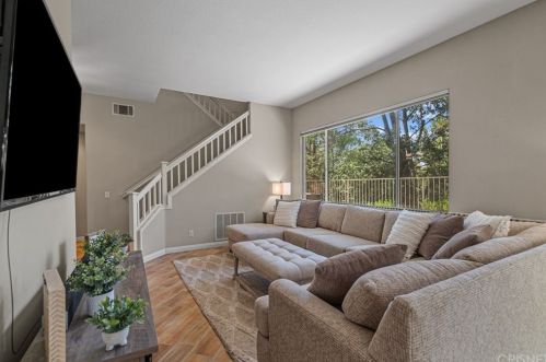 27822 Sandstone Ct, Santa Clarita, CA 91354-1444