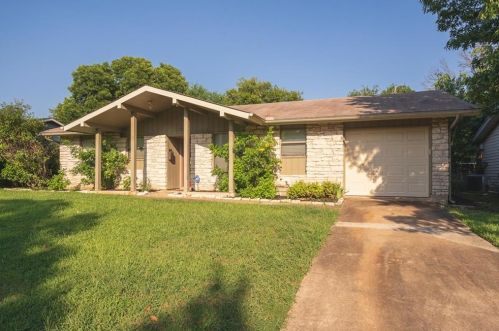 8105 Briarwood Ln, Austin TX  78757-8113 exterior