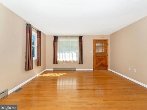 524 Brooke St, Charles Town WV  25414-1106 exterior