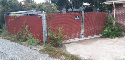 2361 Lima St, Denver CO 80014-1733 exterior