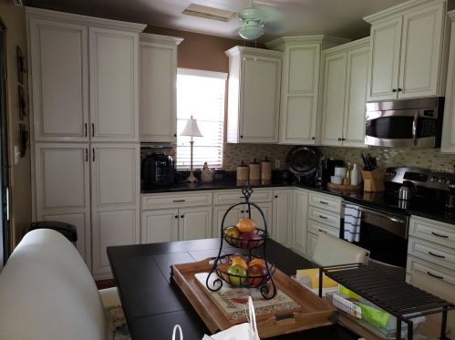 210 Grosse Ave, Tarpon Springs, FL 34689-4343