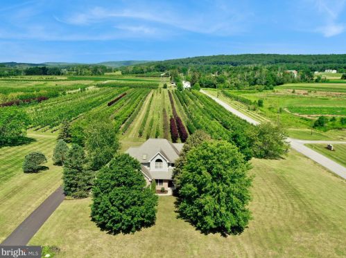 110 Brookshire Ln, Molino, PA 17961-9505