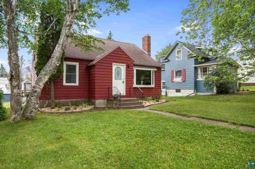 5028 Glendale St, Duluth, MN 55804-1105