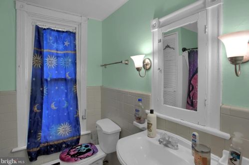 2001 Derry St, Harrisburg PA 17111-1643 exterior