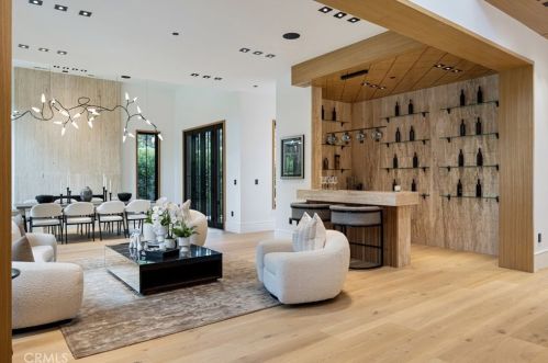 4508 Haskell Ave, Van Nuys CA  91436-3148 exterior