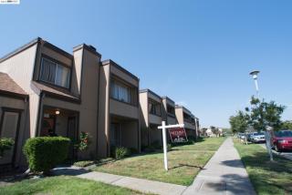 1069 Melrose Ave, Alameda, CA 94502-7067