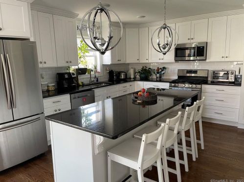 269 Valley Ave, Bridgeport CT  06606-3756 exterior