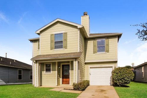 8119 Old Maple Ln, Humble TX  77338-6613 exterior